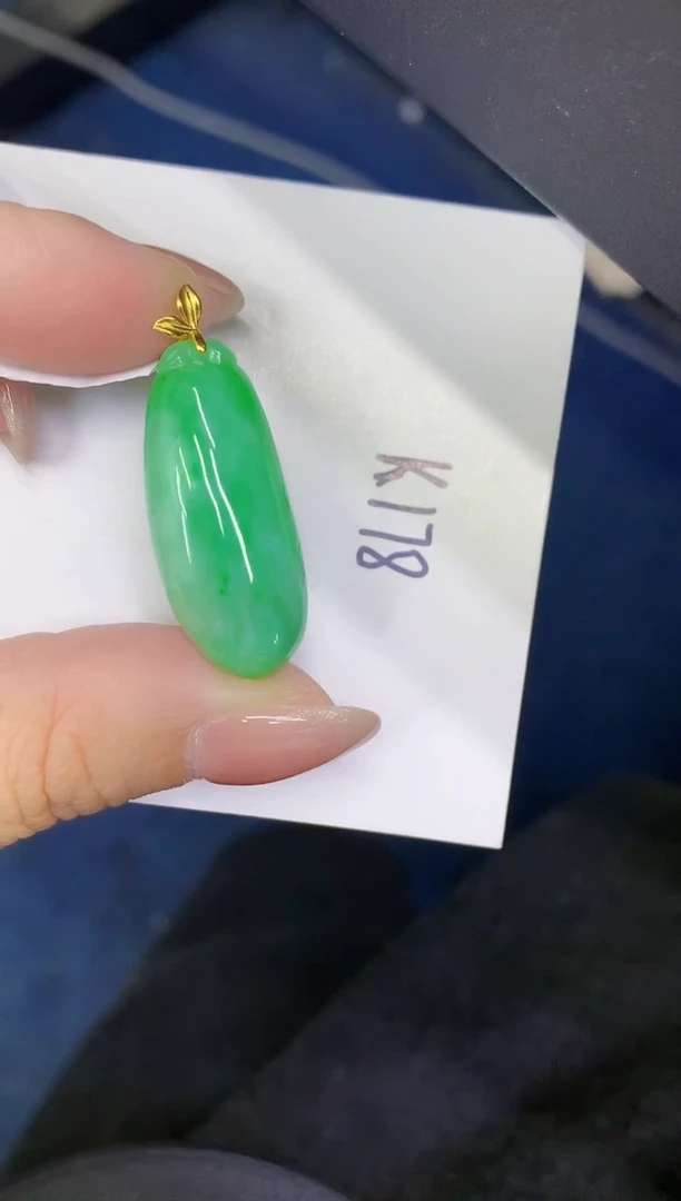 颈饰18K金镶嵌翡翠缅甸天然翡翠A货