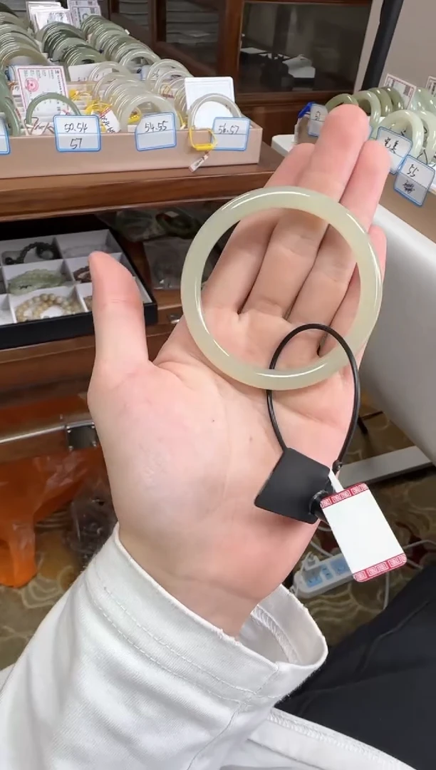 未镶嵌手镯和田玉57