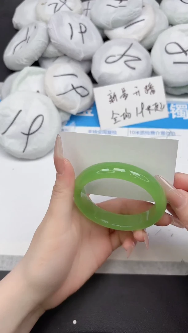 未镶嵌手镯石英质玉157-58