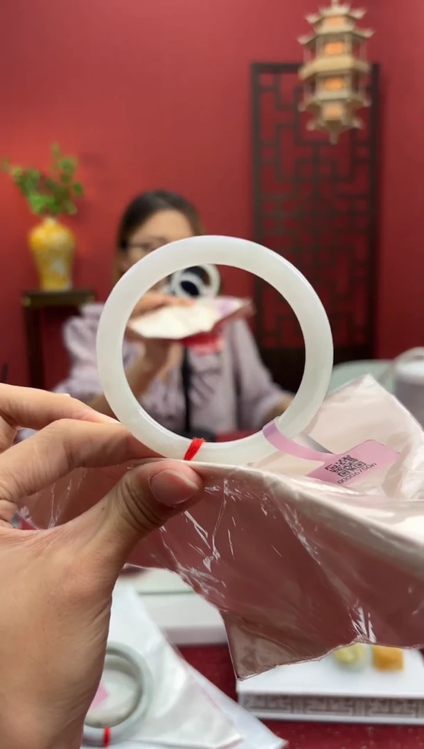 未镶嵌手镯（圆镯）翡翠翡翠手镯8