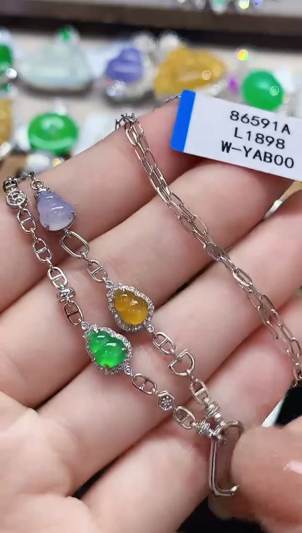 项链18K金镶嵌翡翠多样性发其一