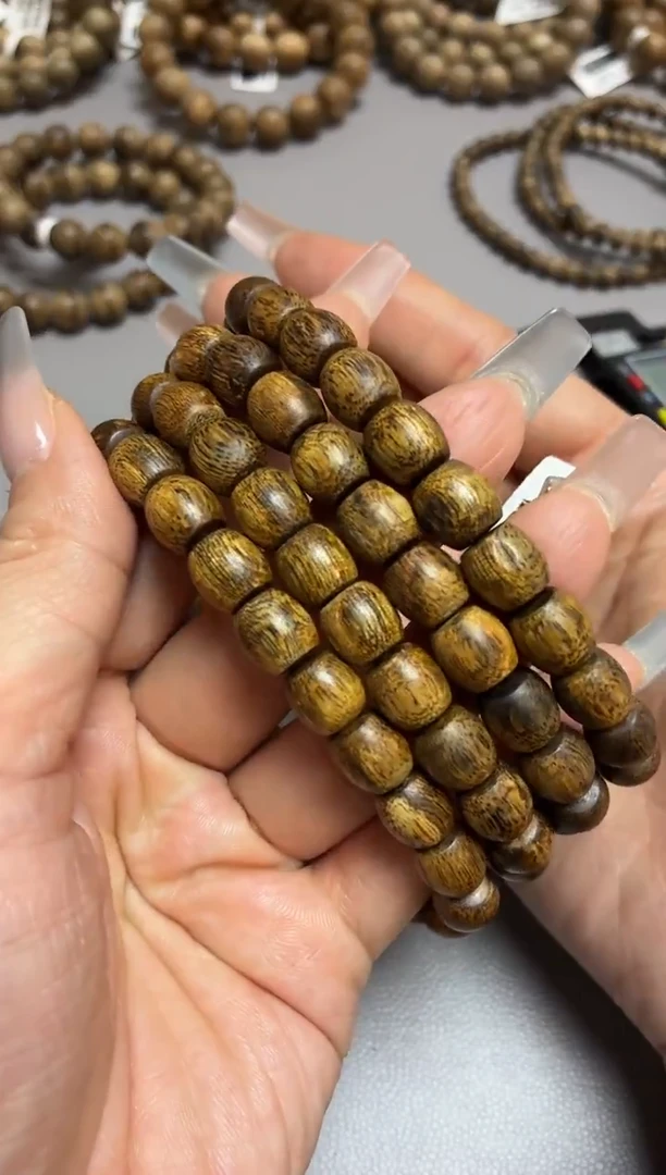 沉香手串 海南乌身圆叶老型单圈虫漏0.9+多样性发其一