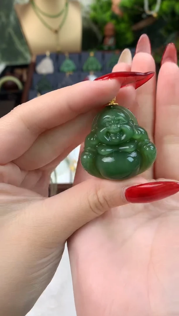 颈饰未镶嵌和田玉吊坠