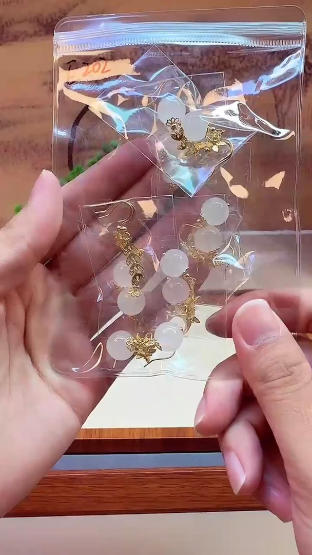 14K金镶嵌和田玉耳饰E202