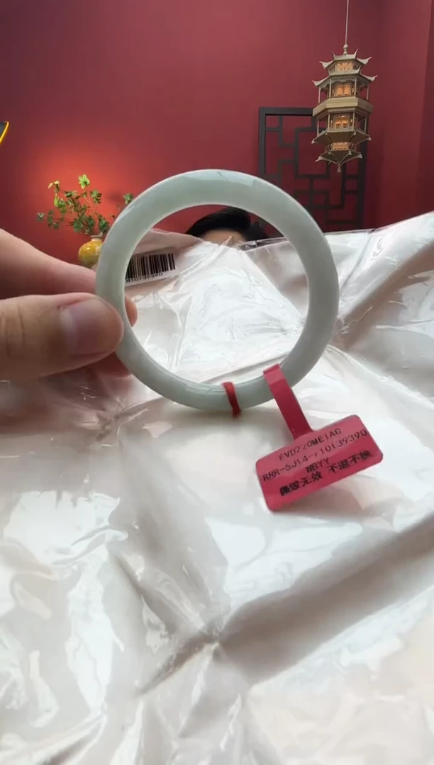 未镶嵌手镯（圆镯）翡翠翡翠手镯2