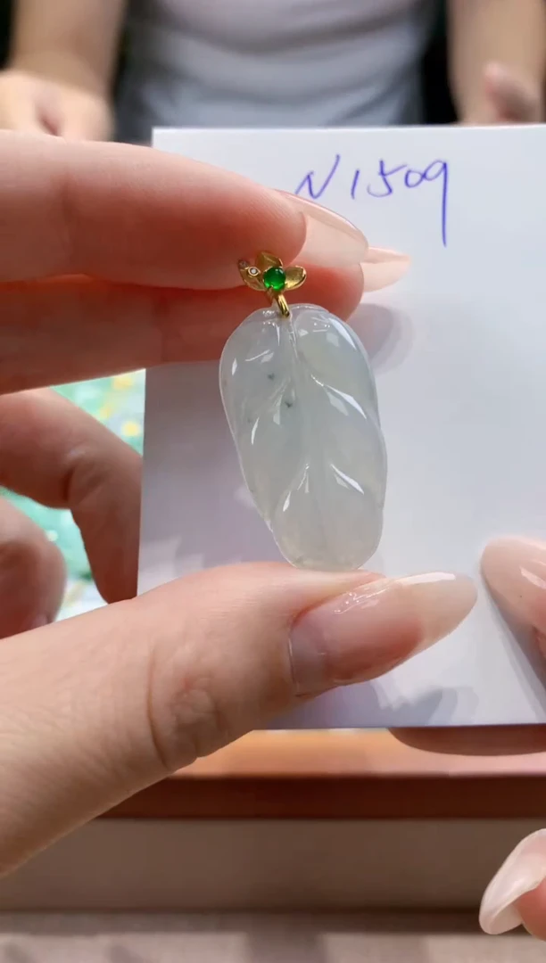 翡翠未镶嵌颈饰天然缅甸a货翡翠