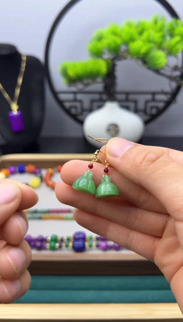 【闪购商品】和田玉耳饰14K金镶嵌E59