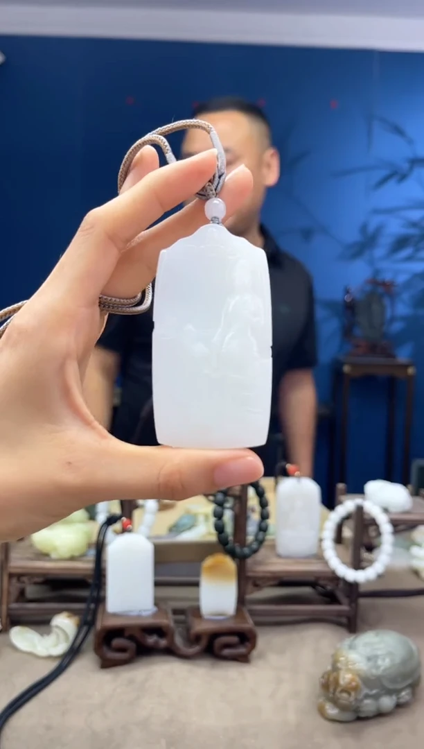 和田玉未镶嵌颈饰1