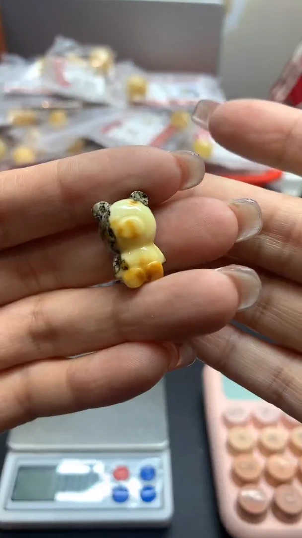 未镶嵌琥珀珠宝奇石948