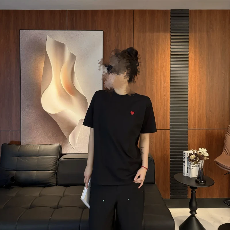 爱心立体皮标  2025新款立体皮标工艺时尚百搭圆领T恤男女同款