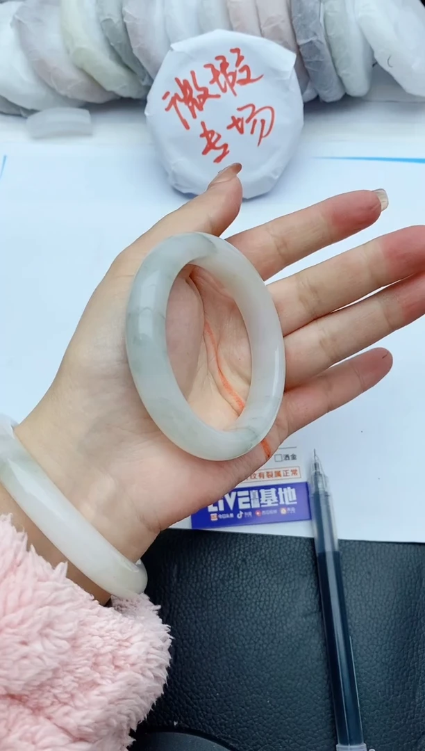 【闪购商品】石英质玉手镯未镶嵌188+53/54