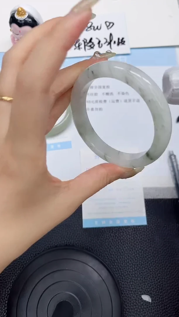 石英质玉手镯未镶嵌178-58.4