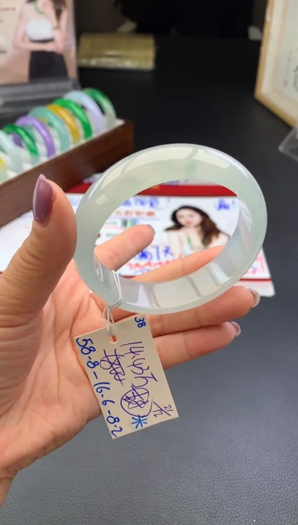 未镶嵌手镯翡翠假一赔三   手镯