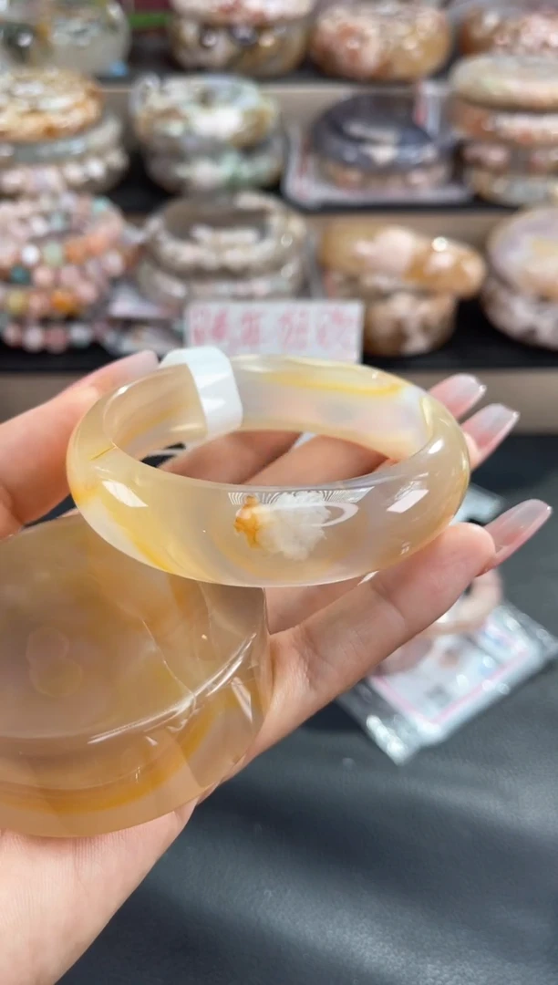 未镶嵌手镯石英质玉59