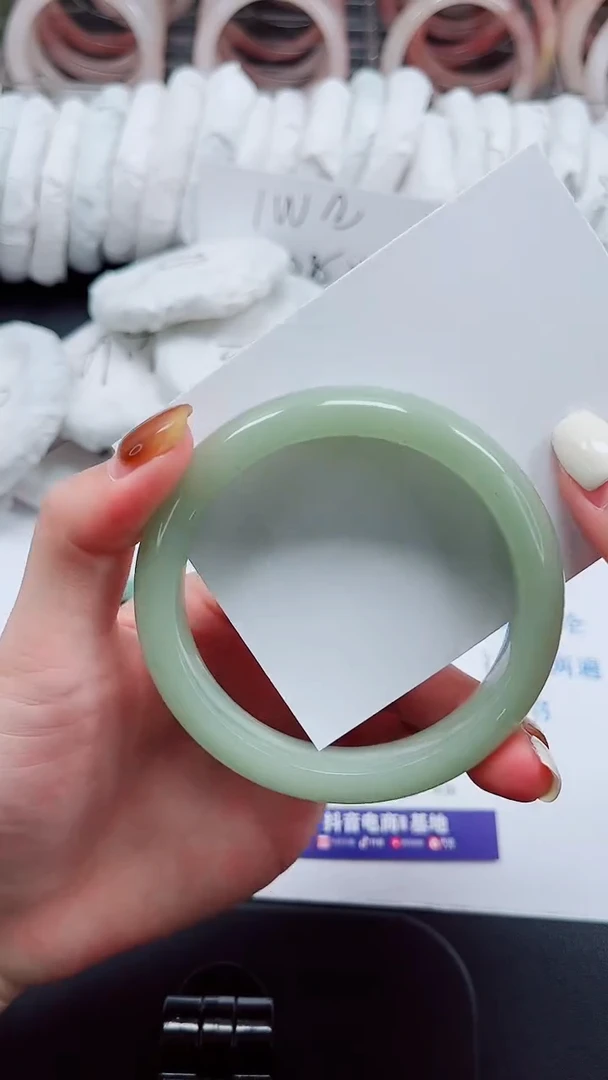 未镶嵌手镯石英质玉133-60