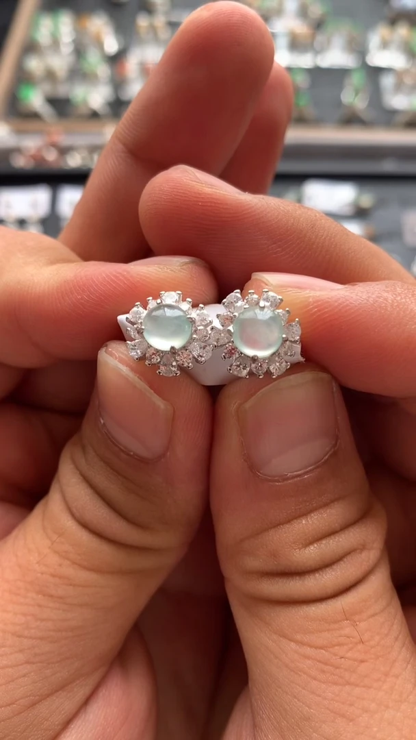 翡翠银S925镶嵌耳饰白冰蛋面耳钉