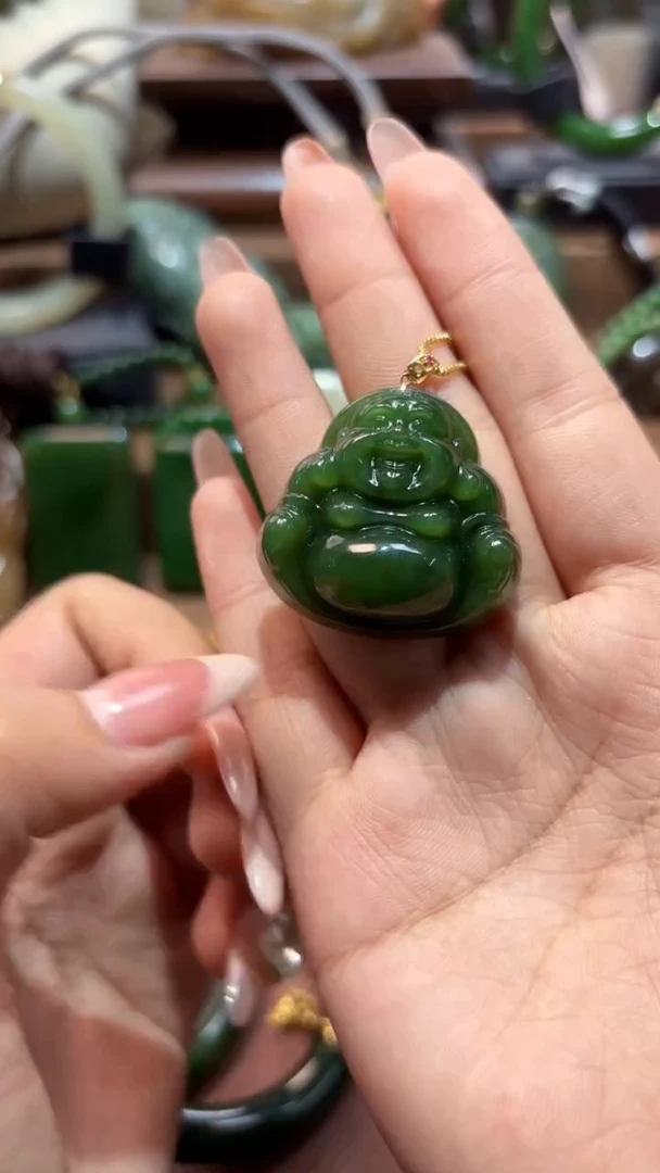 颈饰18K金镶嵌和田玉（碧玉）1