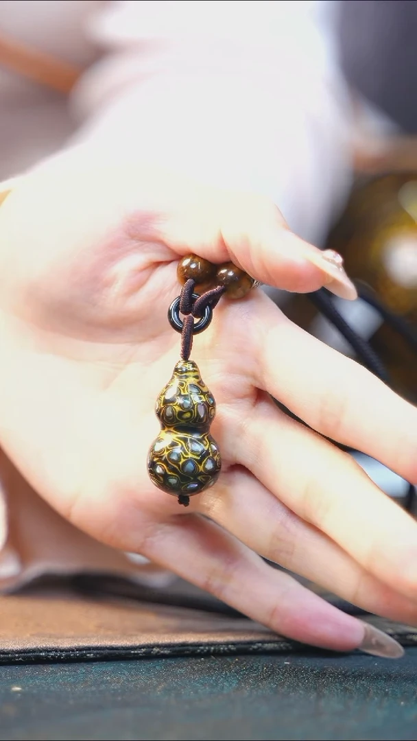 【闪购商品】黑金大漆紫光檀螺钿小脖挂