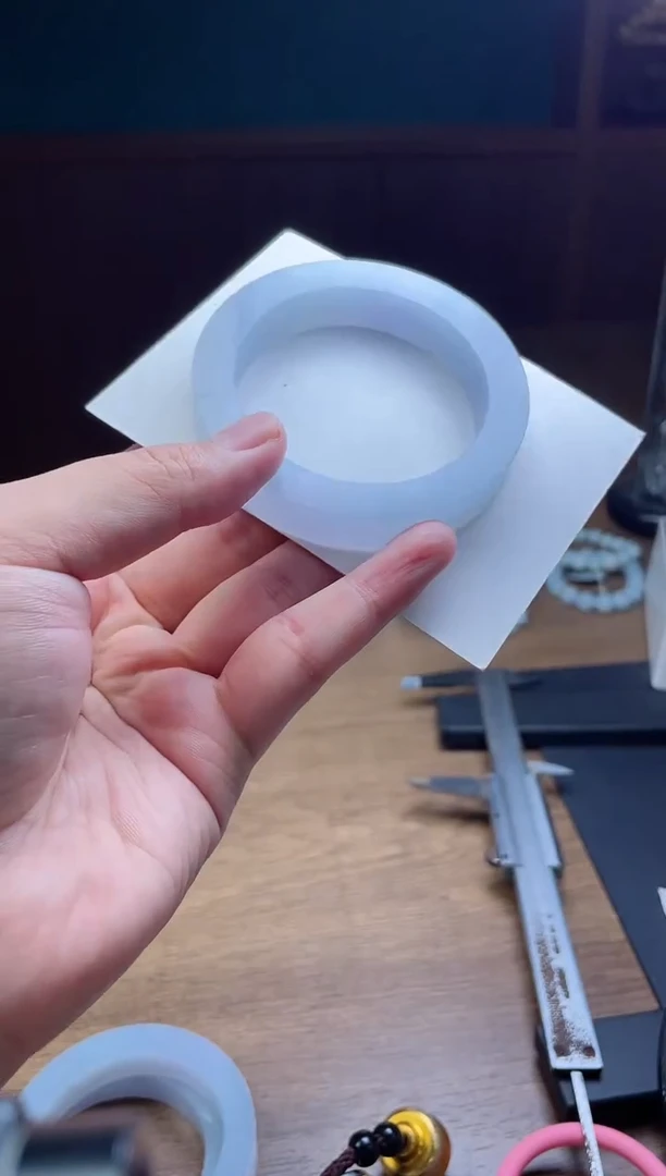 未镶嵌手镯定制翡翠夕**叶定制