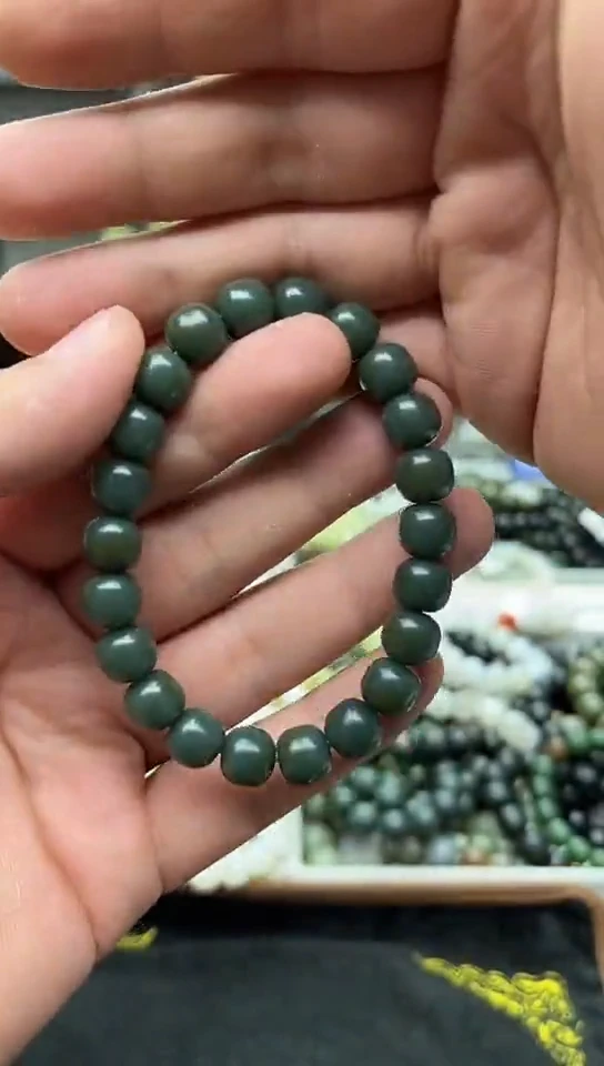 手串未镶嵌和田玉沙枣青10