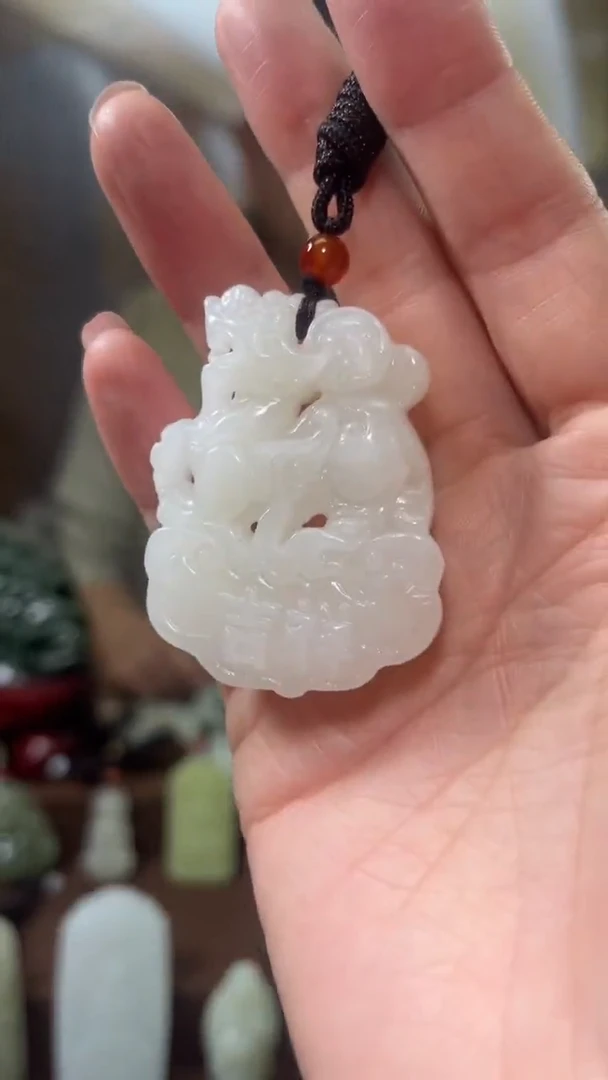 颈饰未镶嵌和田玉·