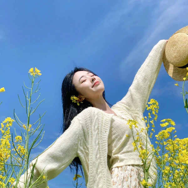 【油画少女】春季穿搭韩系氛围感毛衣裙子遮肉显瘦套装2025新款搭配