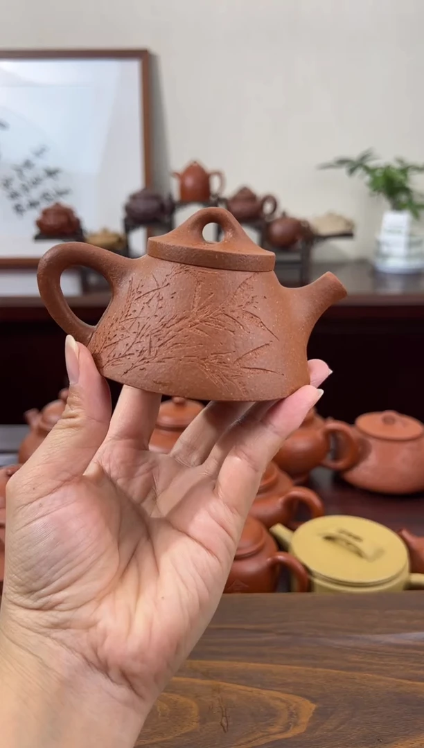 茶杯紫砂黄降坡刻绘霸王石瓢壶170CC