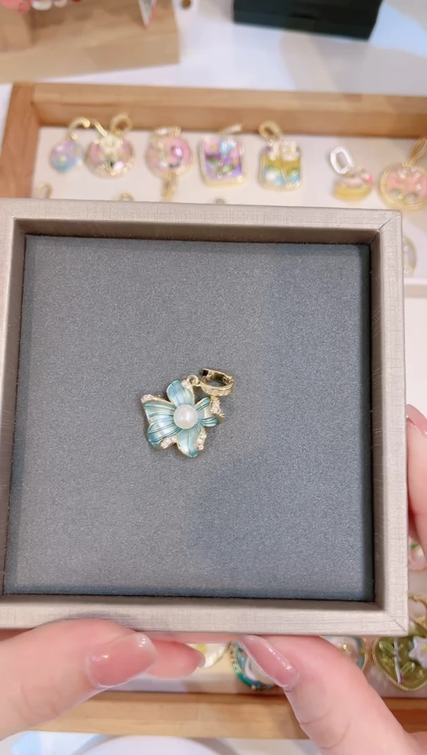 【闪购商品】淡水珍珠颈饰合金吊坠