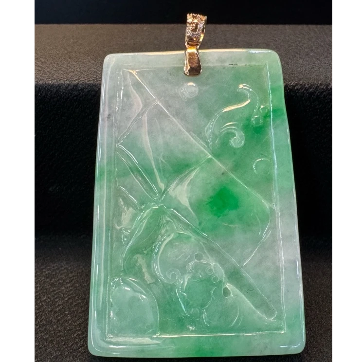缅甸天然翡翠A货阳绿平安牌吊牌