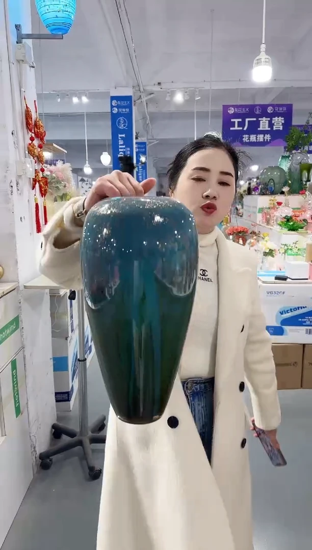 【闪购商品】玻璃安琪花瓶微瑕-TXE8