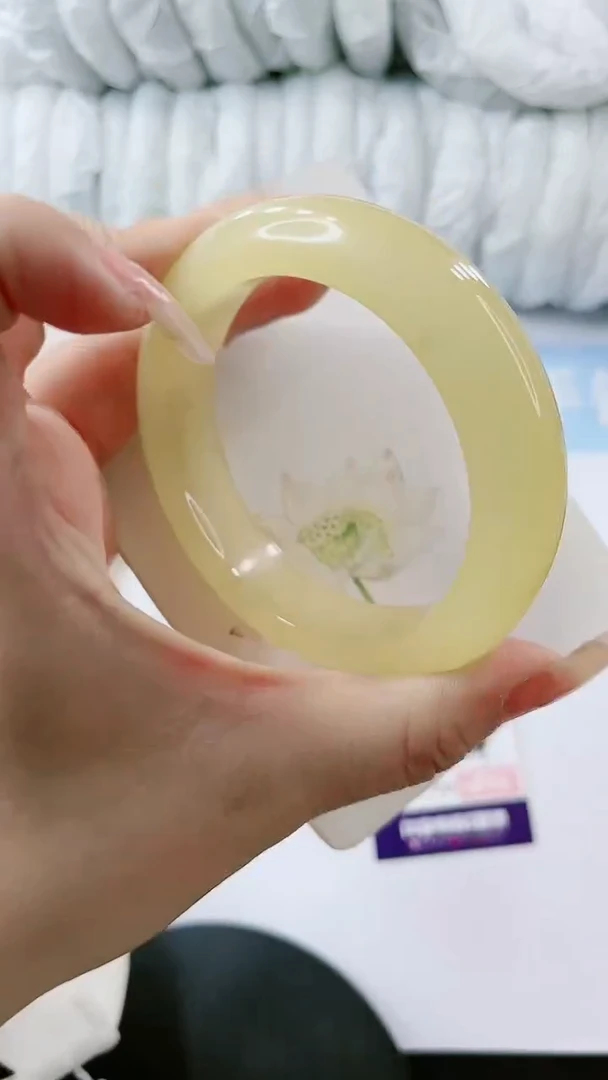 【闪购商品】石英质玉手镯未镶嵌多样性发货L564