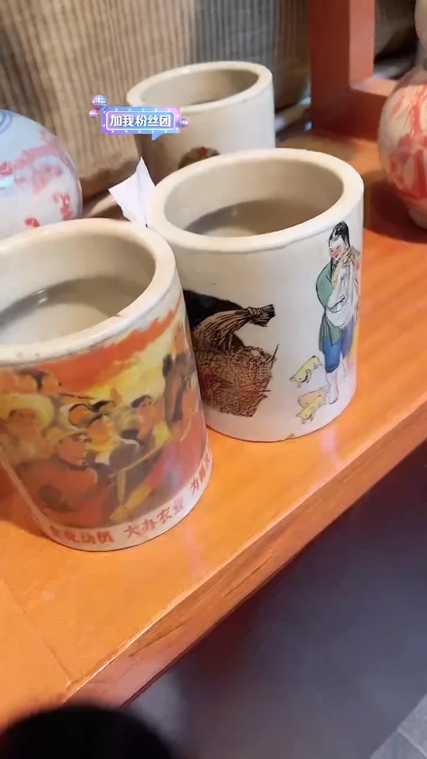 【闪购商品】瓷样板戏陶瓷大笔筒