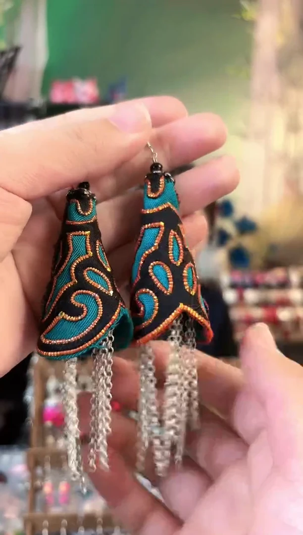 彩云南阁非遗老绣饰品726*