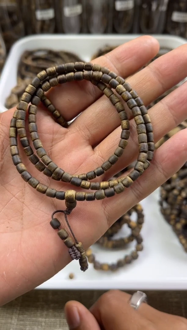 【闪购商品】沉香手串绿奇楠卡04鼓珠多圈  多样性发其一