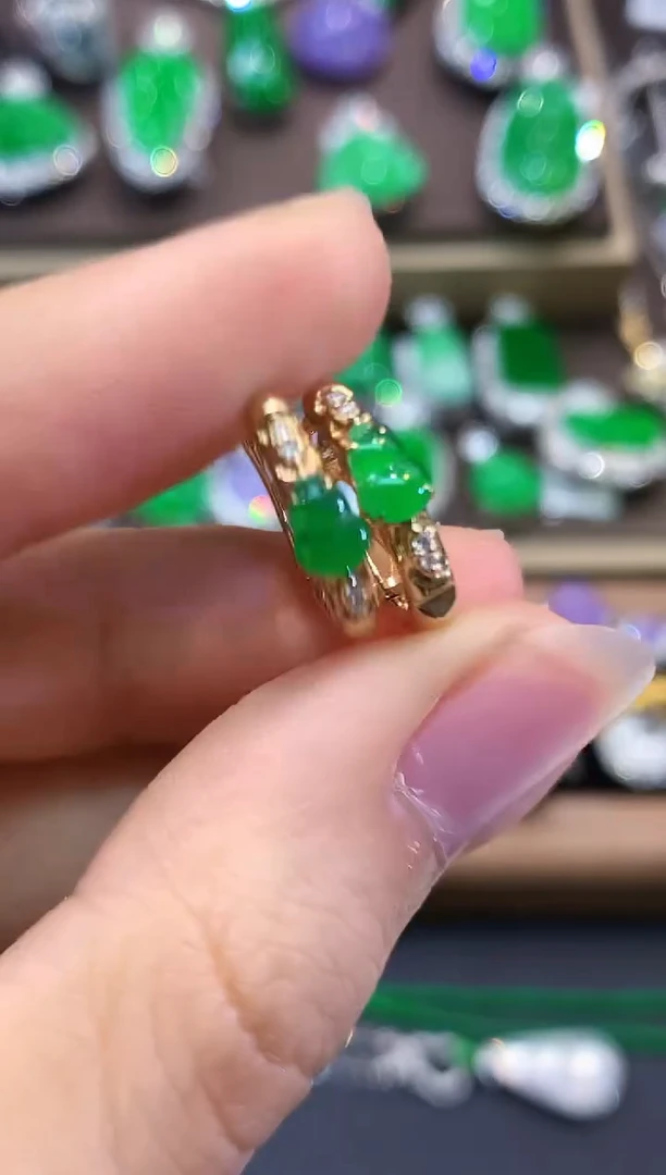 18K金镶嵌翡翠耳饰C53