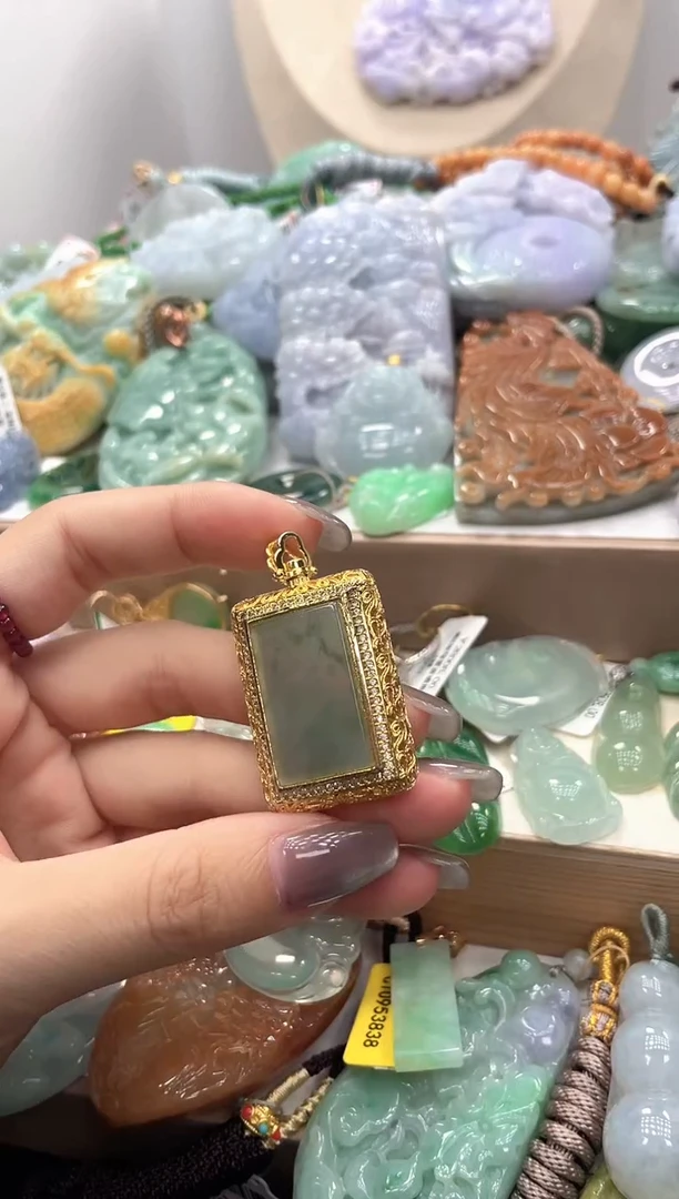 未镶嵌挂件翡翠050