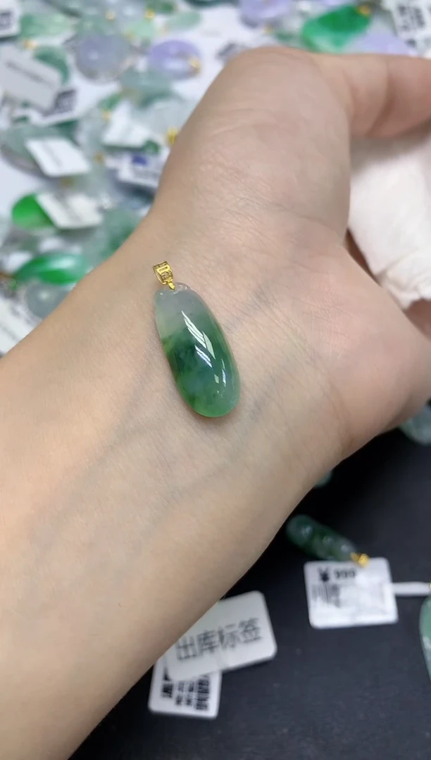 颈饰18K金镶嵌翡翠天然缅甸翡翠A货百元以上9元证书费自理