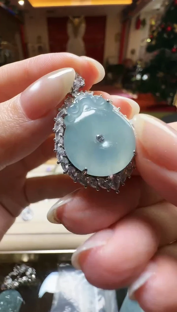 【闪购商品】翡翠吊坠(不含链)未镶嵌翡翠