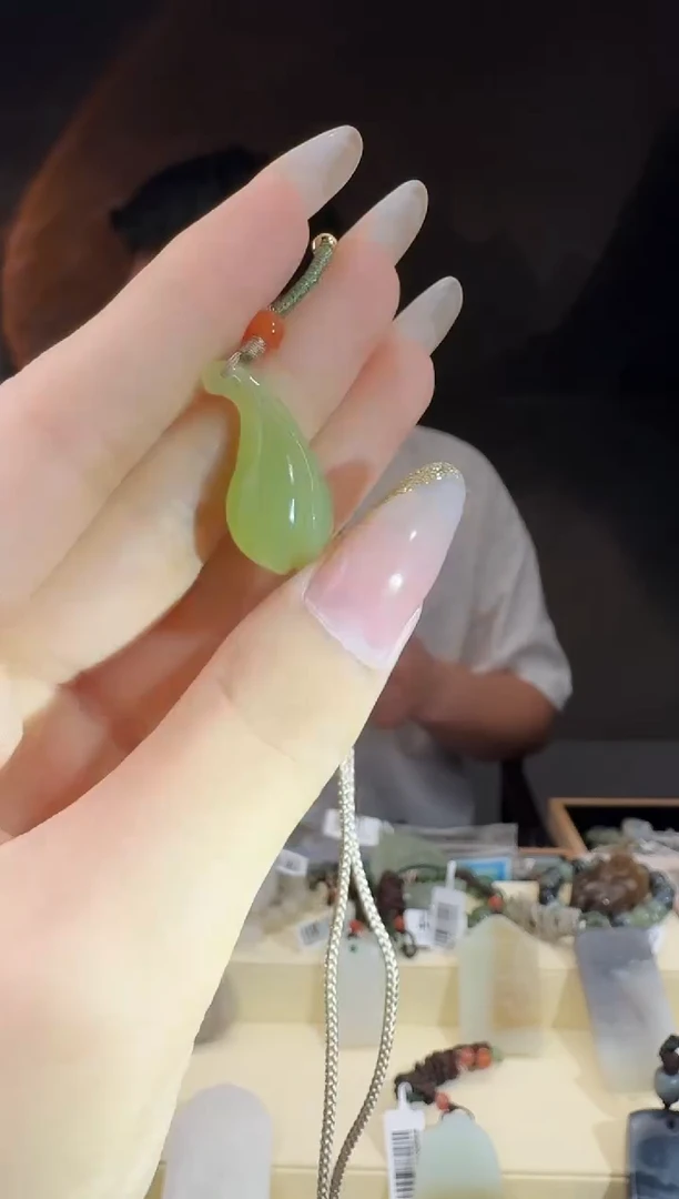 颈饰未镶嵌和田玉福