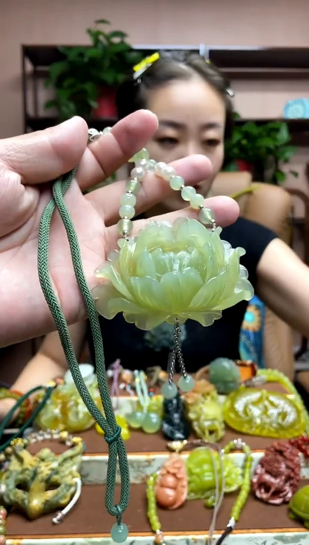 未镶嵌岫玉吊坠·