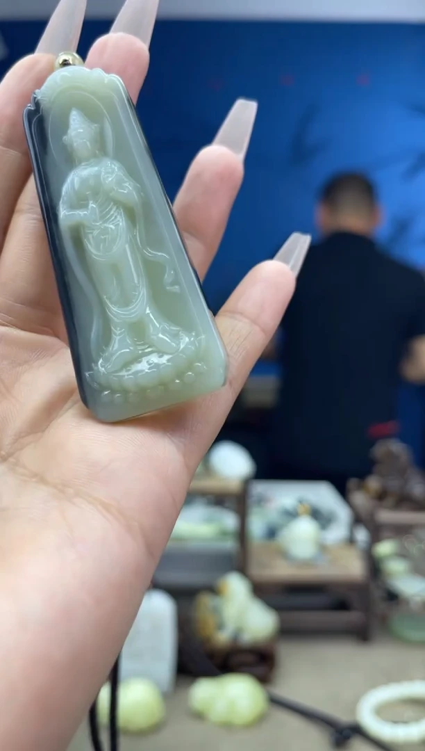 和田玉未镶嵌颈饰1