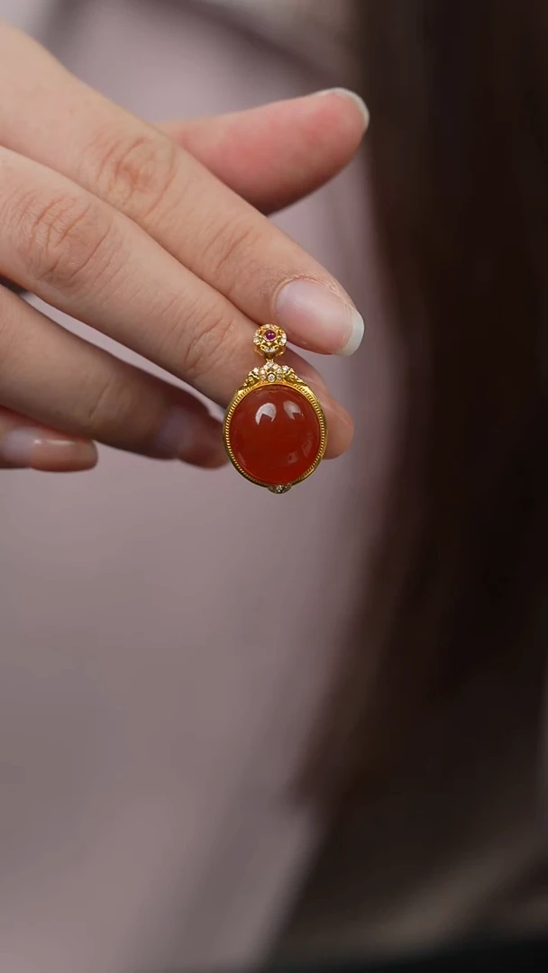 18K金镶嵌Q71（多样性发一件）南红玛瑙吊坠