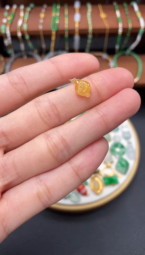 【闪购商品】翡翠吊坠(不含链)18K金镶嵌一个   JK153