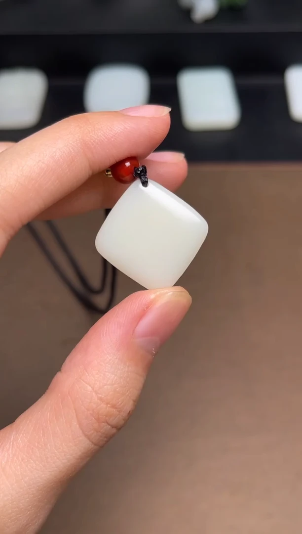 和田玉未镶嵌颈饰8