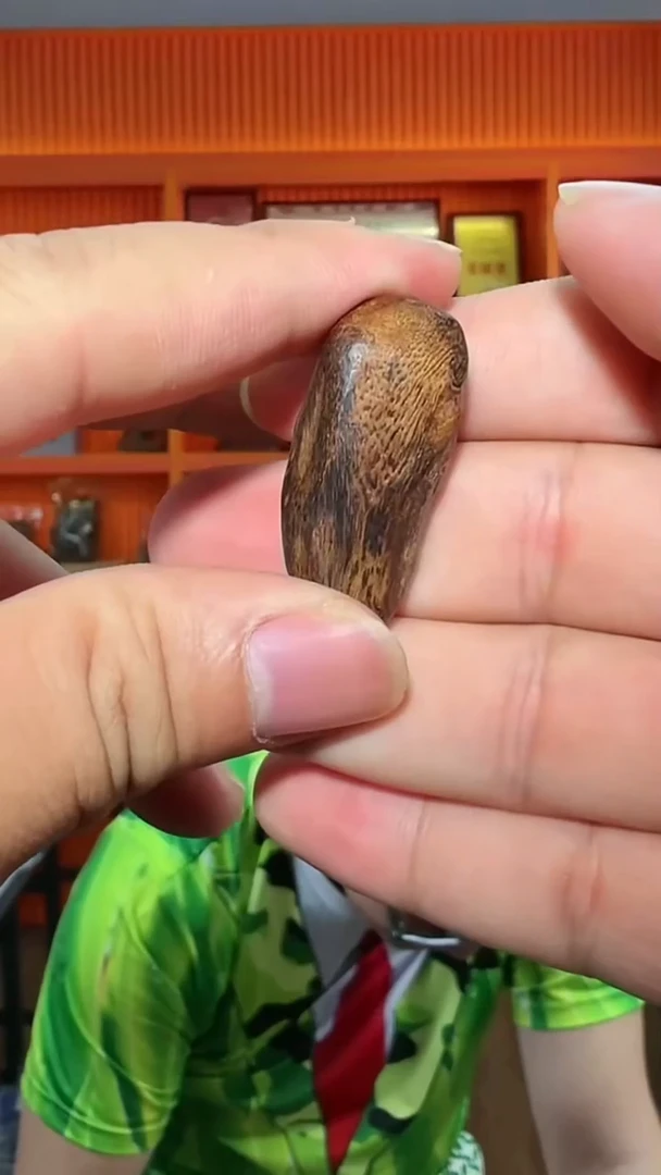 沉香手把件283号多样性发一