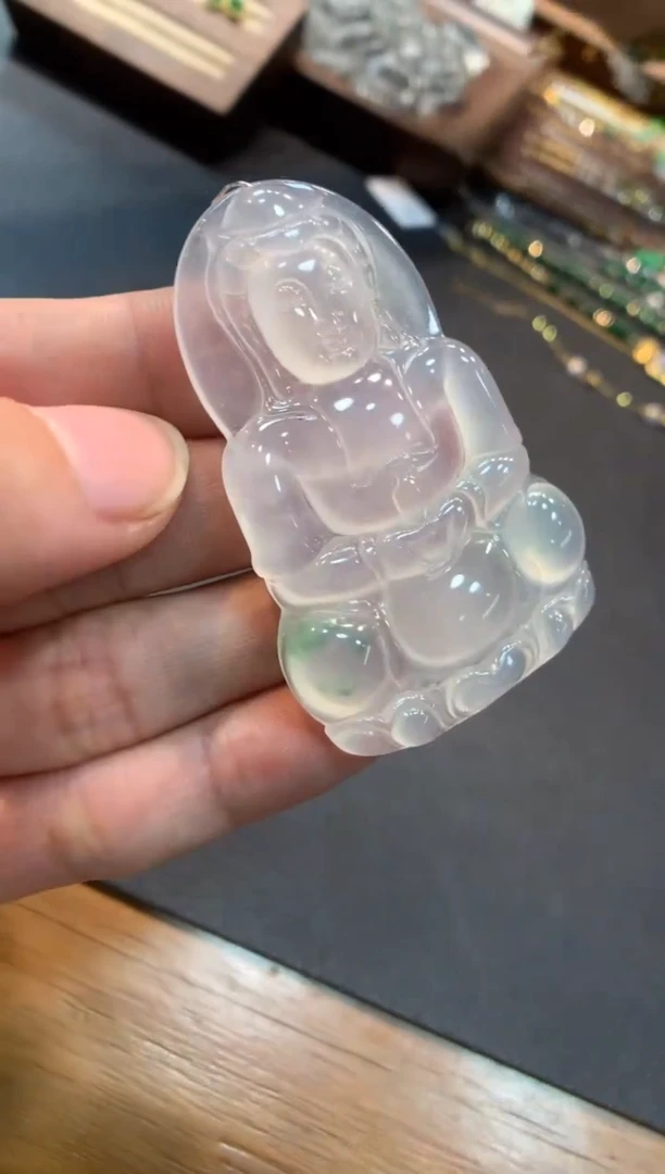 翡翠未镶嵌颈饰观音