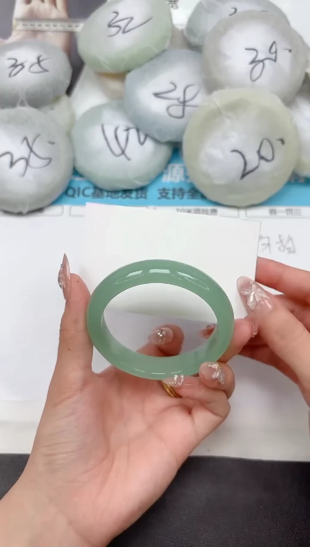 未镶嵌手镯石英质玉120-53.6