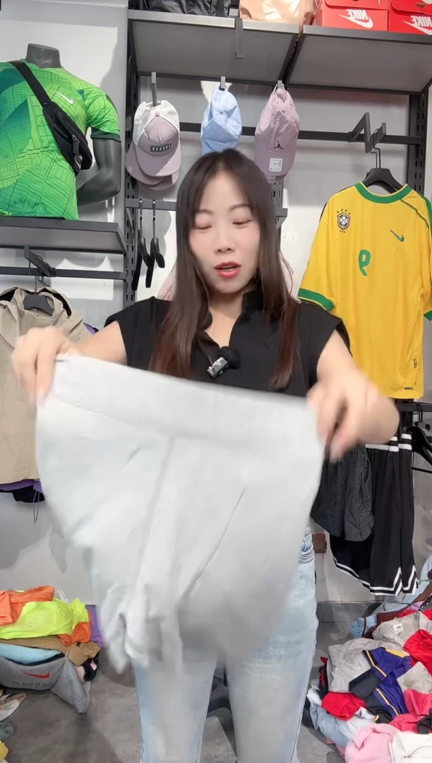 1196 编码 瑕疵款直播间过款为准 尺码M 160