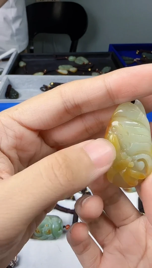 和田玉未镶嵌颈饰1