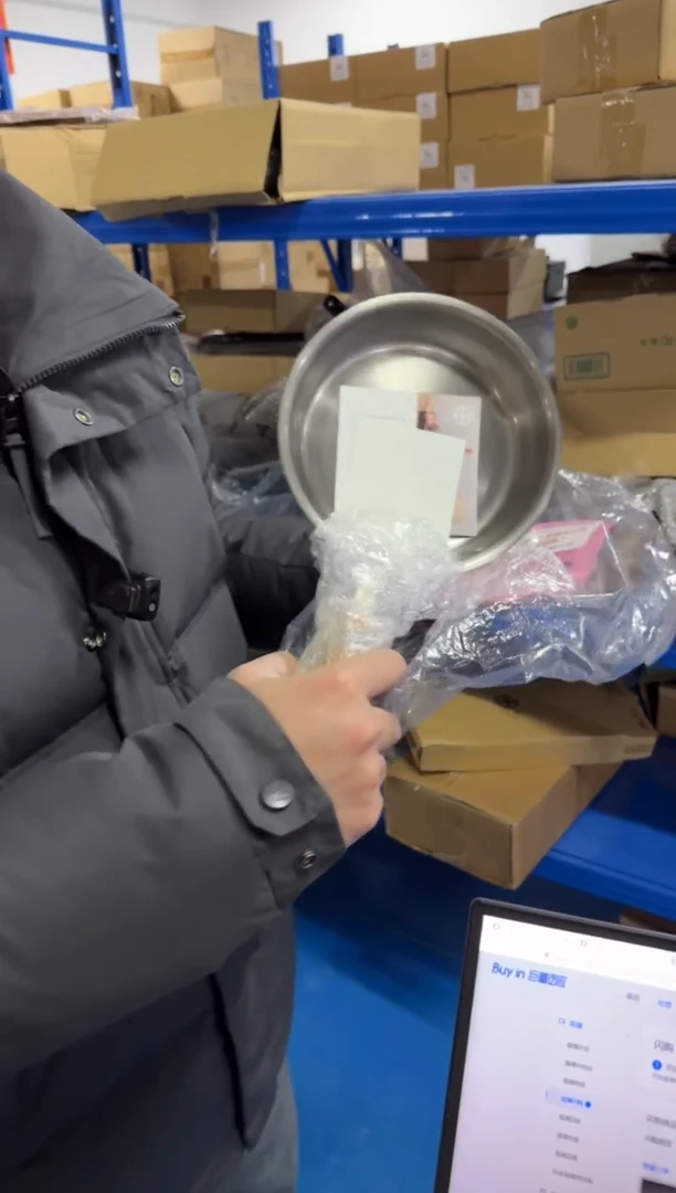 铁包装破损 和平千岁　木柄平底锅16cm